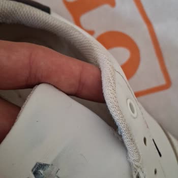 FLO Ayakkabı Ayakkabı Ön Kısmı Üretici Hatası