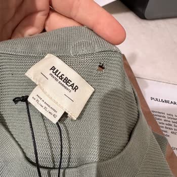 Pull and Bear Yırtık Ürün Satmaya Çalışıyorlar