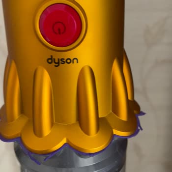 Dyson V12 Cihazda Soyulmalar Ve Çekiş Gücü Azalması