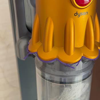 Dyson V12 Cihazda Soyulmalar Ve Çekiş Gücü Azalması