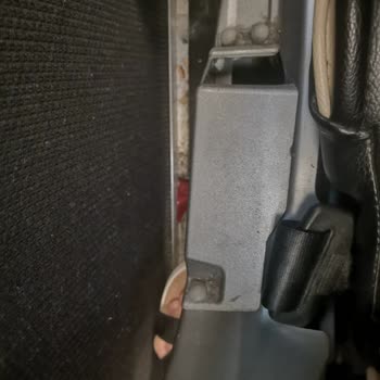 Metro Turizm Pis Ve Kırık Koltuk