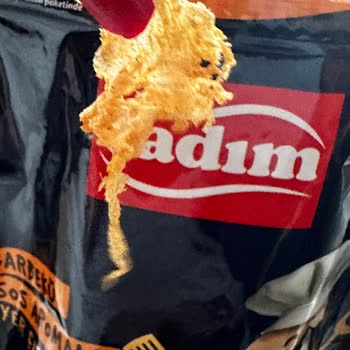 Tadım Paketin İçerisinden Çıkan Cisim