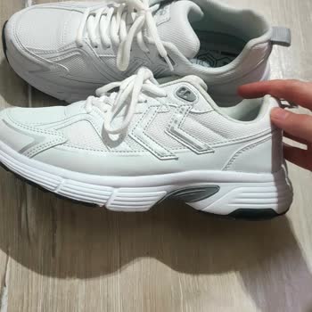 Hummel Pera Koşu Ayakkabısı Ayağıma Vurdu Ve Tuhaf Bir Koku Yapıyor