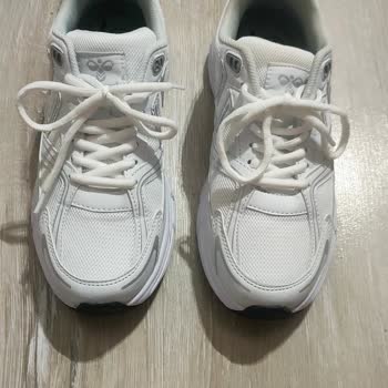 Hummel Pera Koşu Ayakkabısı Ayağıma Vurdu Ve Tuhaf Bir Koku Yapıyor