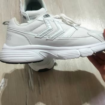 Hummel Pera Koşu Ayakkabısı Ayağıma Vurdu Ve Tuhaf Bir Koku Yapıyor
