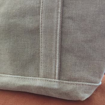 Maison Sacree Cannes Çantada Renk Değişimi