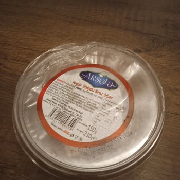 File Market Peynir Dolgulu Turşudan Sinek Çıkması