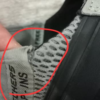 Skechers Defalarca Uyarmama Rağmen Yine Defolu Ürün Gönderildi