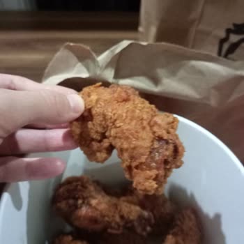 KFC Yanmış Ve Tuzsuz Kanat