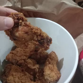 KFC Yanmış Ve Tuzsuz Kanat