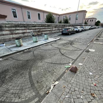 Üsküdar Belediyesi Üsküdar Çöplük İçinde