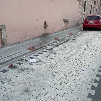 Üsküdar Belediyesi Üsküdar Çöplük İçinde