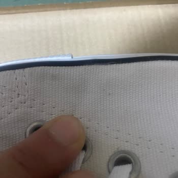 Kinetix FLO 20 Günlük Ayakkabımı UHU İle Yapıştırıp Gönderdi