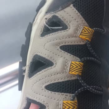 FLO Ayakkabı Müşterileriyle İlgilenmemesi