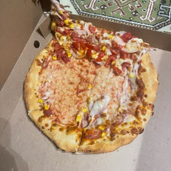 Pizza Hut Rez'i-liği Görselde Eklidir