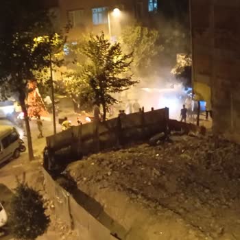 Emniyet Genel Müdürlüğü Gece Sorunsuzca Halka Rahatsızlık Verenlere Polis Müdahale Etmedi!