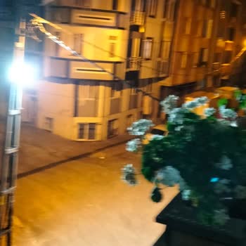 Boğaziçi Elektrik - Bedaş Sokak Lambasına Yakınan Projektör