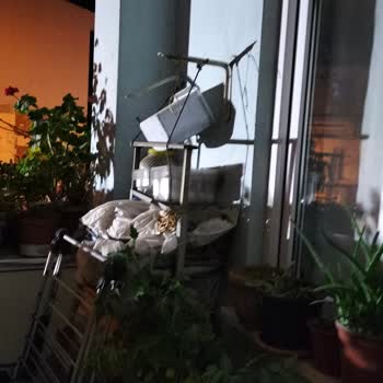 Boğaziçi Elektrik - Bedaş Sokak Lambasına Yakınan Projektör