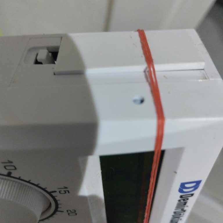 DemirDöküm Kablosuz Kombi Termostat Pil Kapağı Kırık