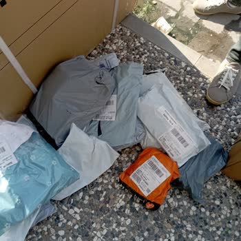 Sürat Kargo Kaderine Terk Edilmiş Kargolar