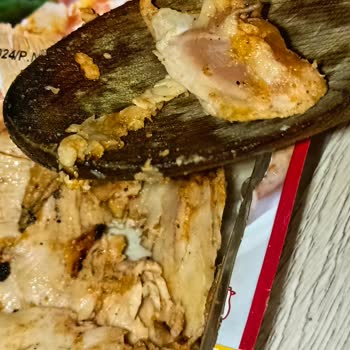 Lezita Yaprak Döner Çiğ Et Çıktı