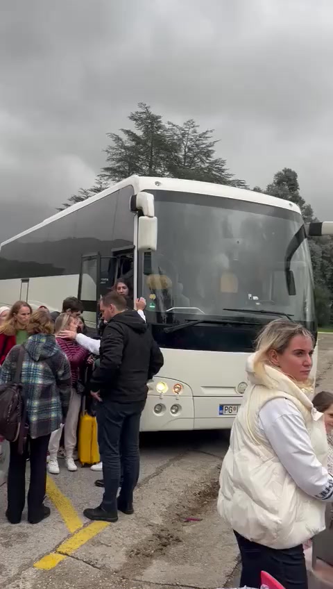 Turkish Airlines TK 1096 ungeklärte Stornierungen und verpasste Geschäfts- und Familienzeit Videovorschaubild