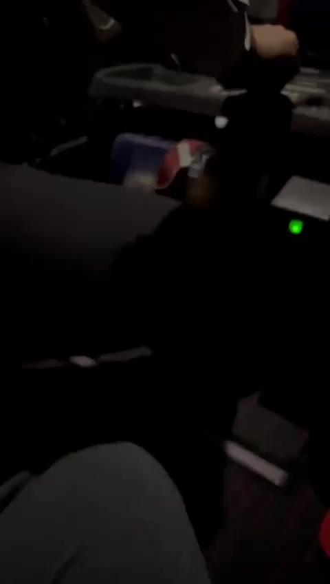 Проблема с сиденьем на рейсе Turkish Airlines TK0065 обложка видео