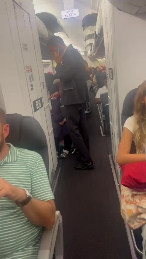 Проблемы с сиденьем после утери багажа на рейсе Turkish Airlines обложка видео