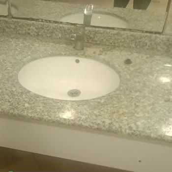 Edirne Sultan 1. Murat Devlet Hastanesi Tuvaletler Leş Gibi!