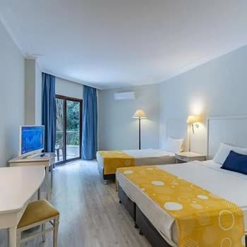 Etstur.com'un Sitesinde Olan Resimler Ve Karşılaştığımız Manzara.