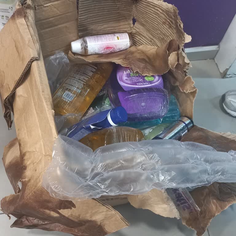 Gratis Mağaza Teslim Olan Sipariş Hasarlı Teslim Edildi!