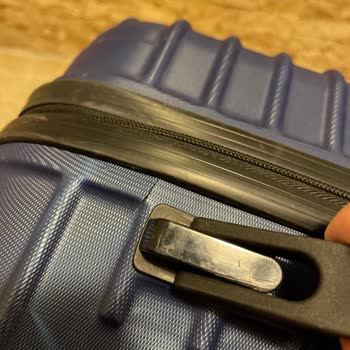 Air Arabia - поврежденный багаж на рейсе