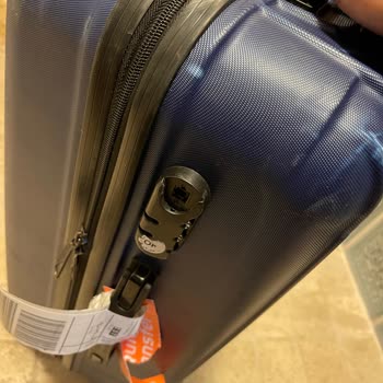 Air Arabia - поврежденный багаж на рейсе