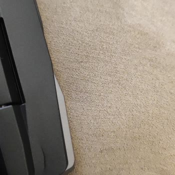 Trendyol Acer Nitro 5 Nh Ql Zey 00d Kapağın Arkasında Tırnak İzi Gibi Bir Şey.