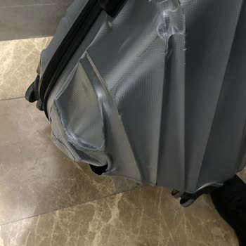 Emirates: Поврежденный багаж на рейсе из Дубая в Турцию