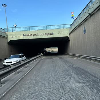 İBB - İstanbul Büyükşehir Belediyesi Alt Geçitte Tehlikeli Su Sızıntısı