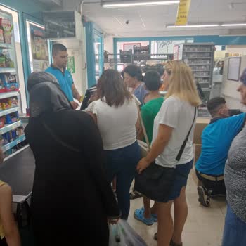 A101 Kalabalık Olmasına Rağmen Kasa Açmıyorlar