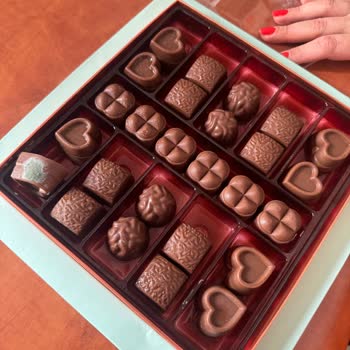 ÇiçekSepeti Çiçek Sepetinin Küflü Çikolatası