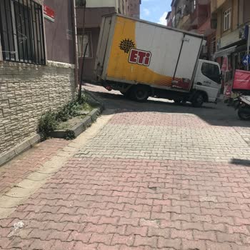 Eti Gıda Eti Araç Yolun Ortaya Park