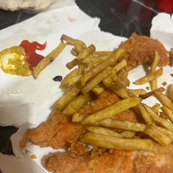 KFC Simsiyah Ürün Gönderdi Ve İade Yapmıyor