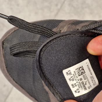 Puma Spor Ayakkabı Yırtık