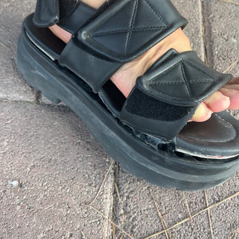 Deichmann Markanın Kalitesiz Sandaleti