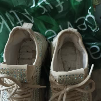 Deichmann Mağazasının Sattıkları Hiçbir Ürünün Arkasında Durmaması