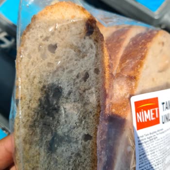 A101'de Küflenmiş Ekmek Sorunu