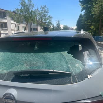 Nissan Qashqai Arka Cam Patlama Sorunu