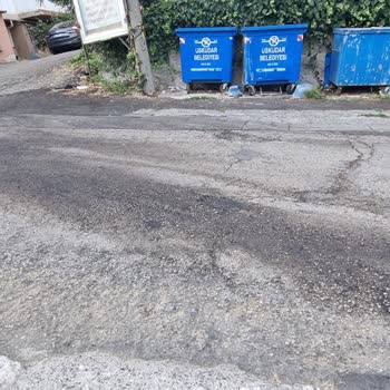 Üsküdar Belediyesi Çöp Kamyonun Suyu