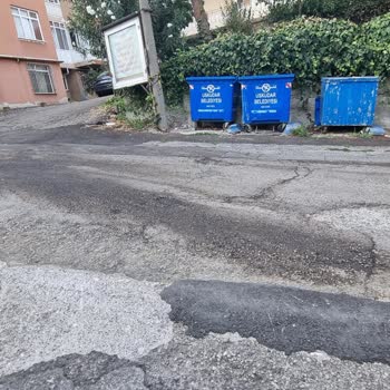 Üsküdar Belediyesi Çöp Kamyonun Suyu