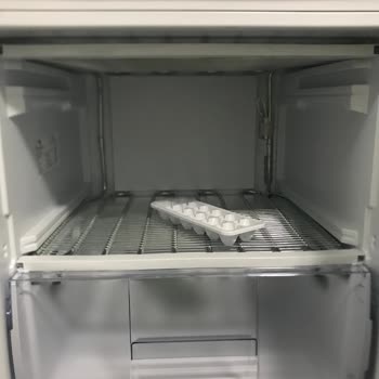 Beko 7043 Derin Dondurucu Eksik Kapak, Buzluk Tepsisi, Raf Mağdurluğu