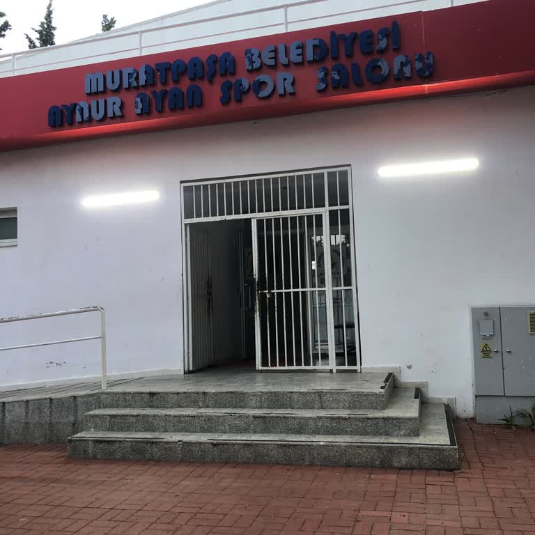 Antalya Muratpaşa Belediyesi Aynur Ayan Spor Salonunda Klima Yetersiz