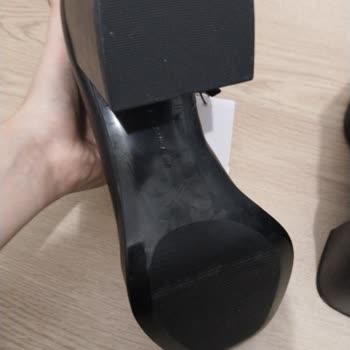 Bershka Botları Bariz Defolu Geldi